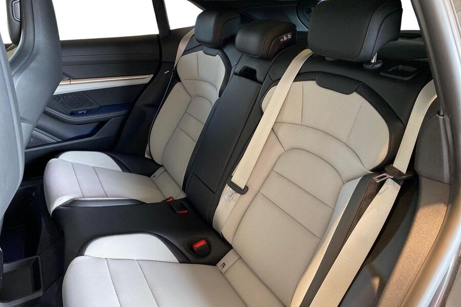 Porsche Taycan vaihtoauto