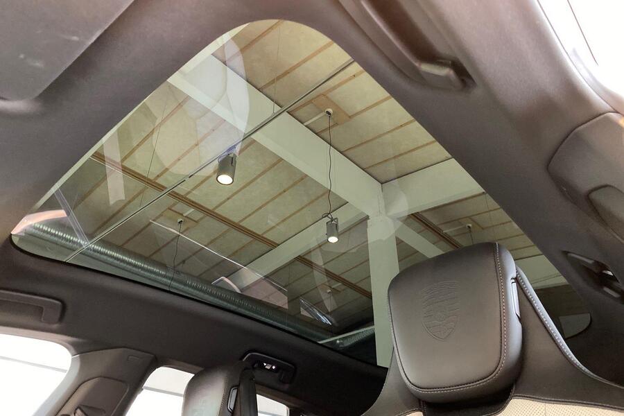 Porsche Taycan vaihtoauto