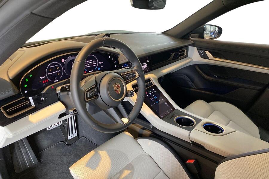 Porsche Taycan vaihtoauto