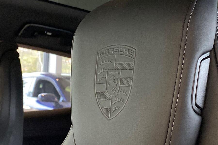 Porsche Taycan vaihtoauto