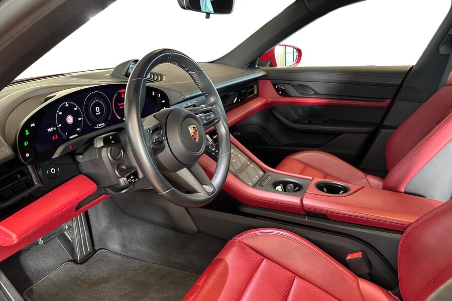 Porsche Taycan vaihtoauto