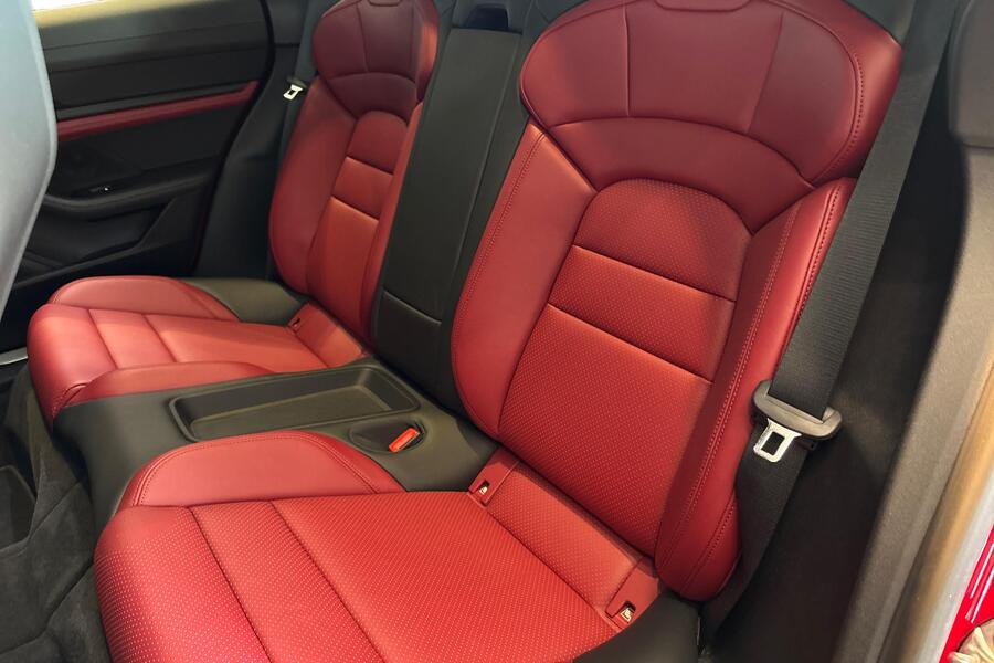 Porsche Taycan vaihtoauto