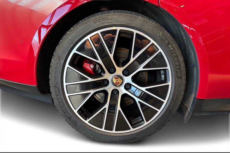 Porsche Taycan vaihtoauto