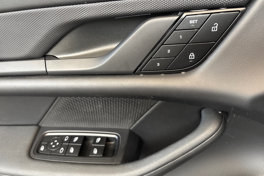 Porsche Taycan vaihtoauto