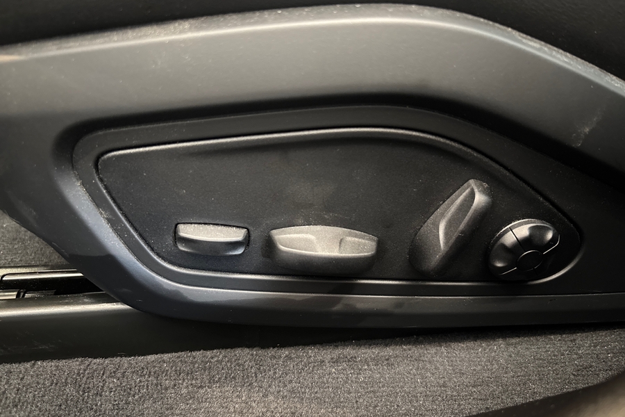 Porsche Taycan vaihtoauto