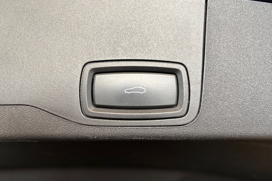 Porsche Taycan vaihtoauto