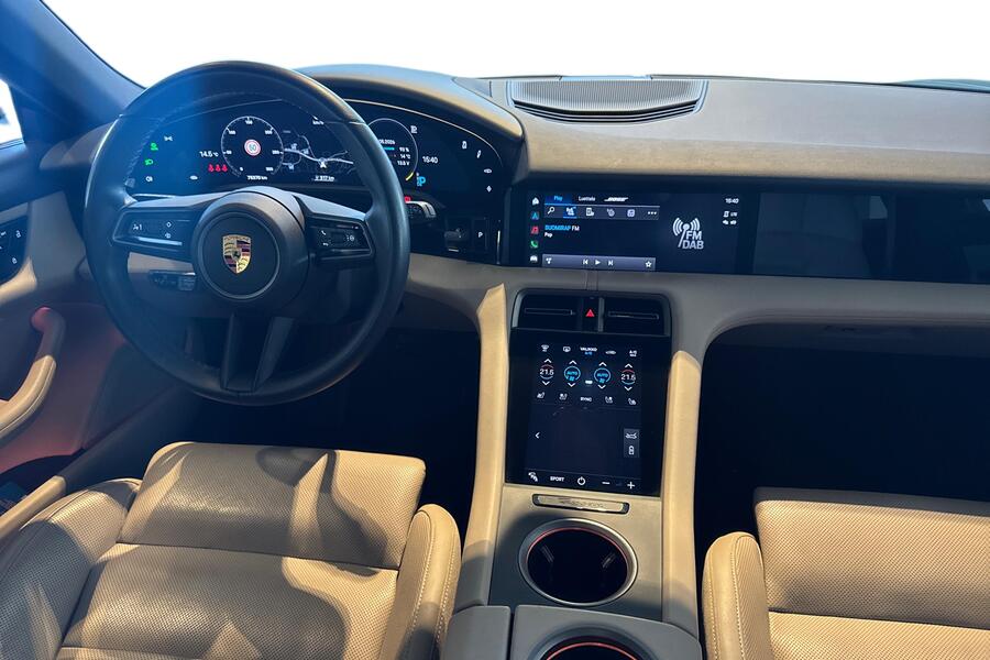 Porsche Taycan vaihtoauto