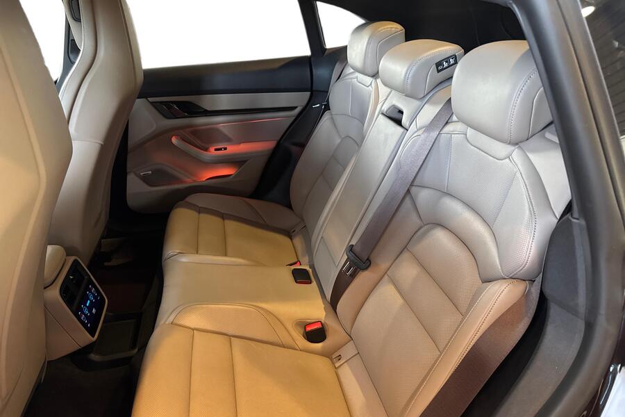 Porsche Taycan vaihtoauto