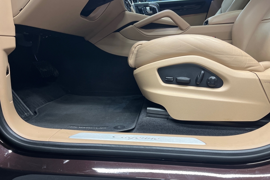 Porsche Cayenne vaihtoauto