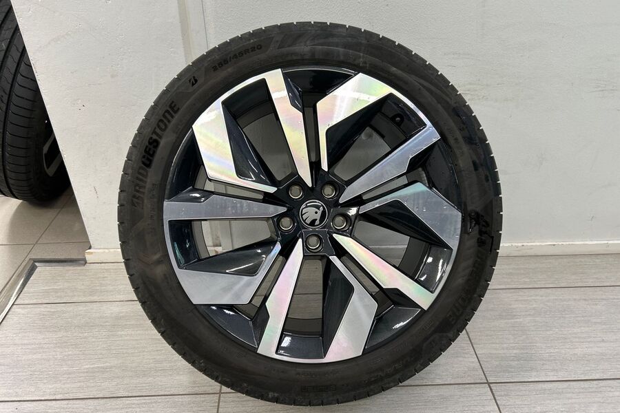 Skoda Enyaq vaihtoauto