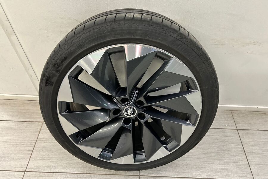 Skoda Enyaq vaihtoauto