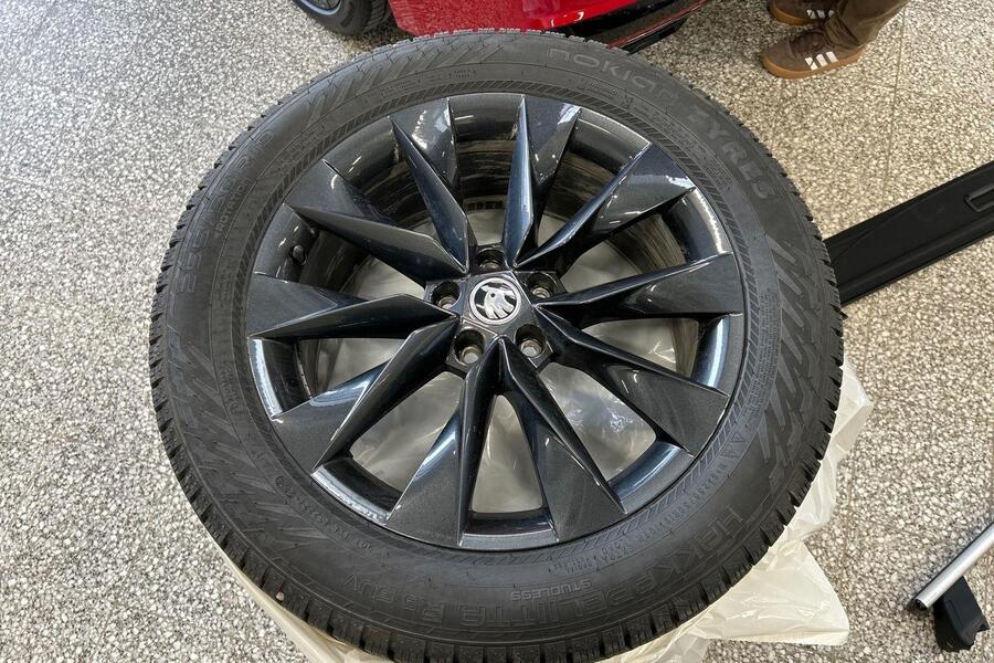 Skoda Enyaq vaihtoauto