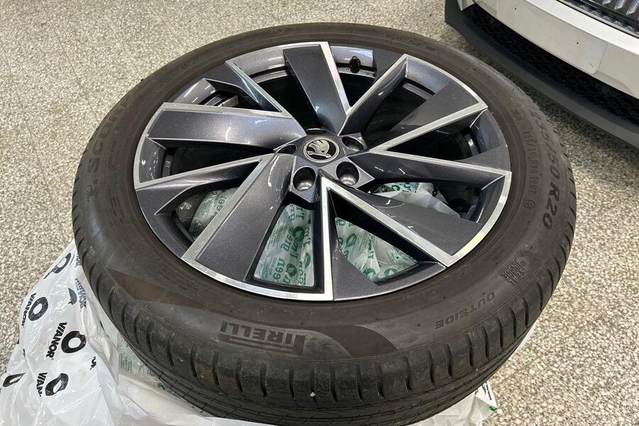 Skoda Enyaq vaihtoauto