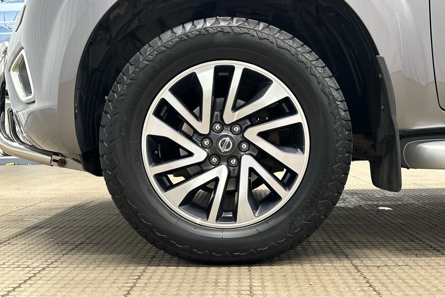 Nissan Navara vaihtoauto