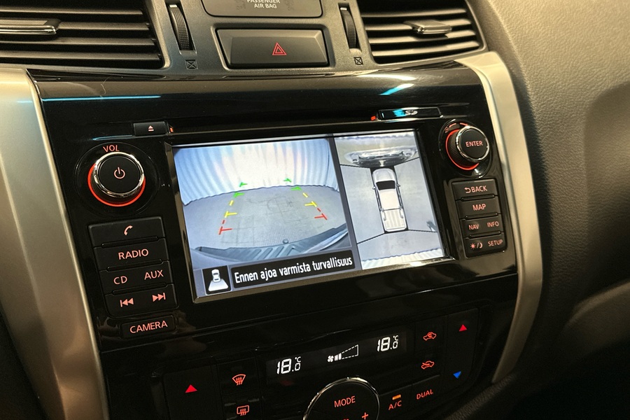 Nissan Navara vaihtoauto