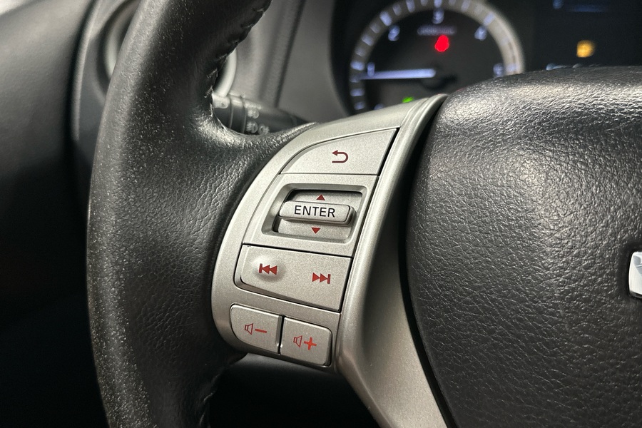 Nissan Navara vaihtoauto