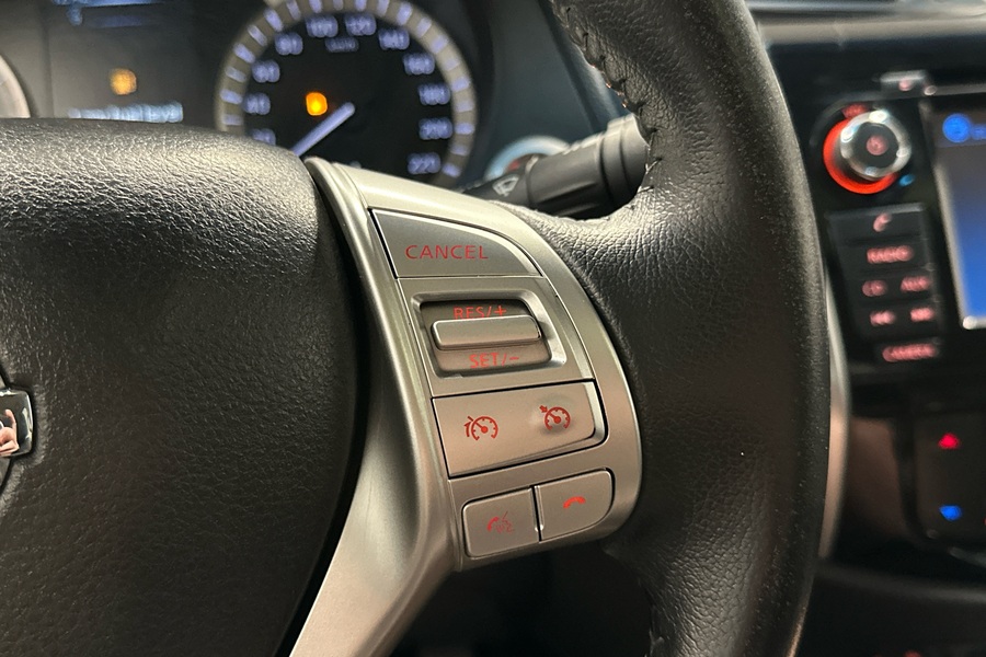 Nissan Navara vaihtoauto