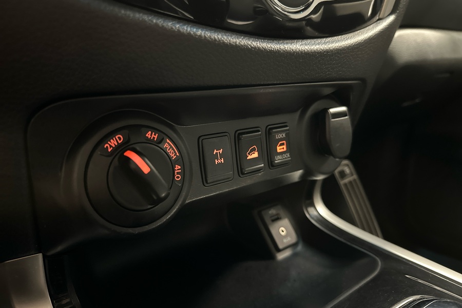 Nissan Navara vaihtoauto