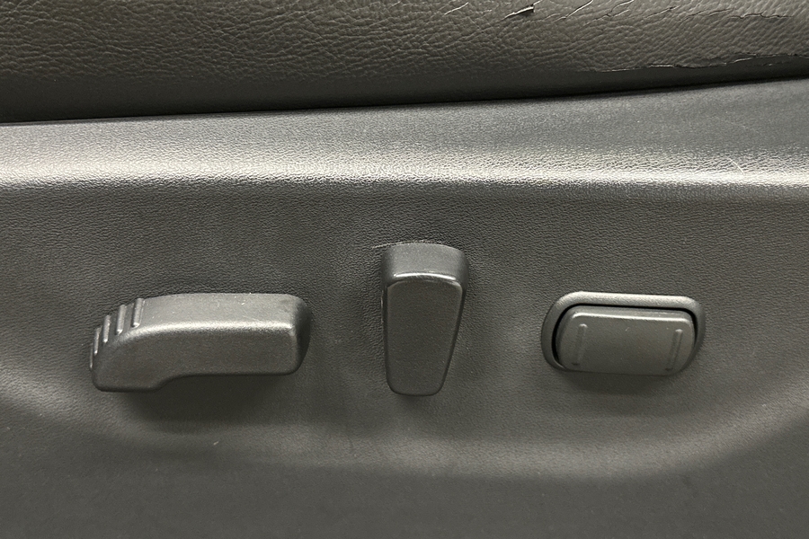 Nissan Navara vaihtoauto