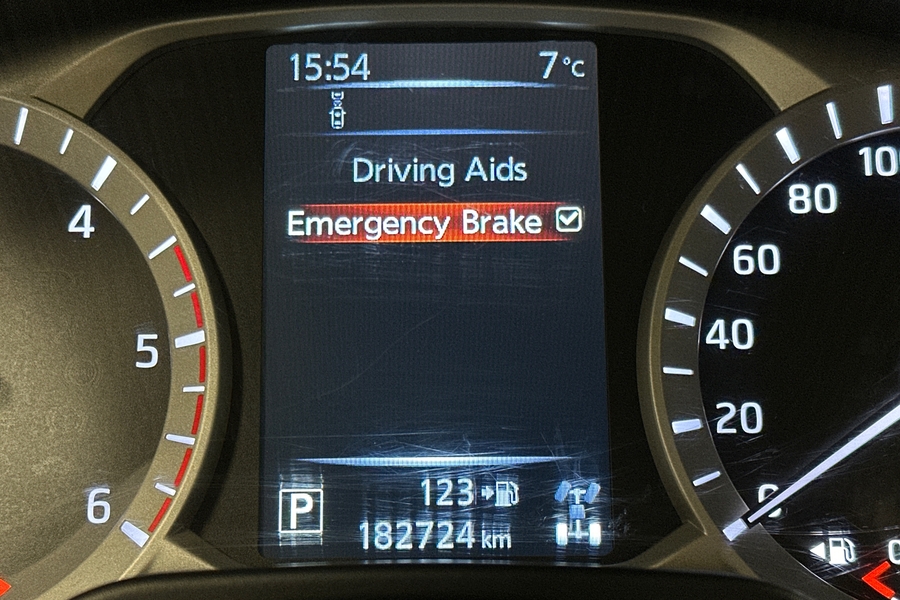 Nissan Navara vaihtoauto