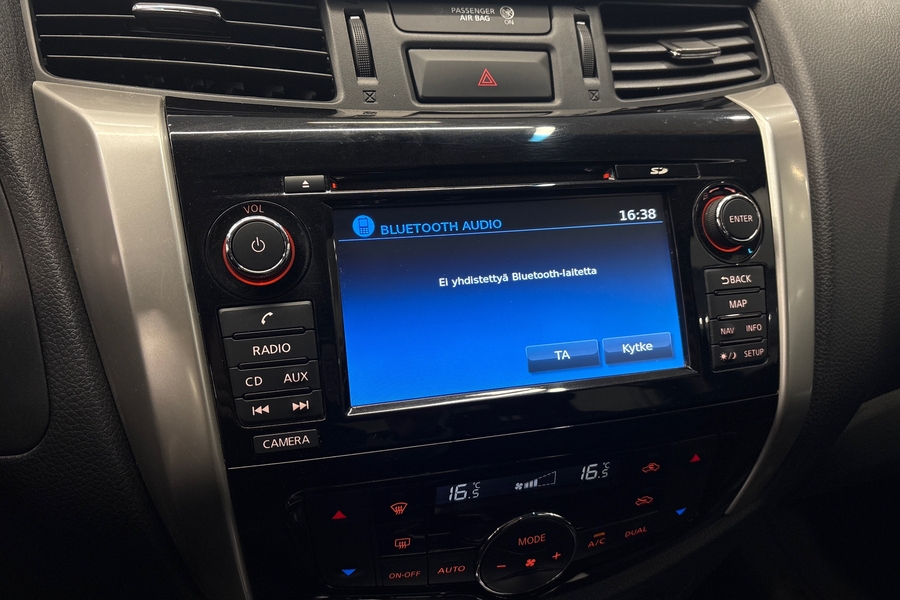 Nissan Navara vaihtoauto
