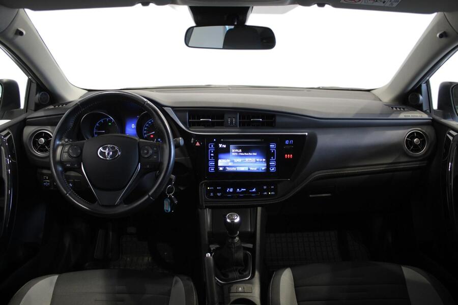 Toyota Auris vaihtoauto