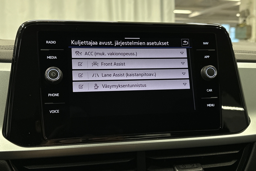 Volkswagen T-Roc vaihtoauto