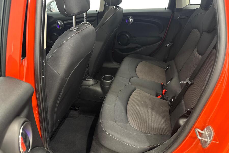 Mini Hatchback vaihtoauto