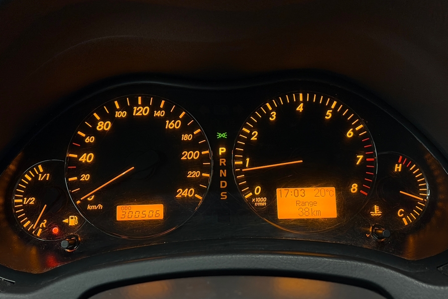 Toyota Avensis vaihtoauto