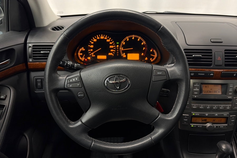Toyota Avensis vaihtoauto