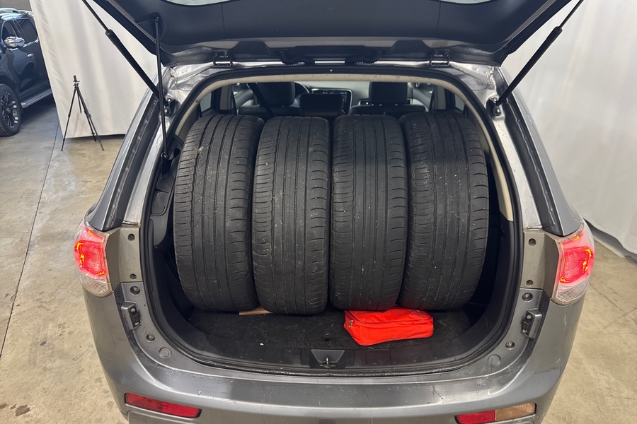 Mitsubishi Outlander PHEV vaihtoauto