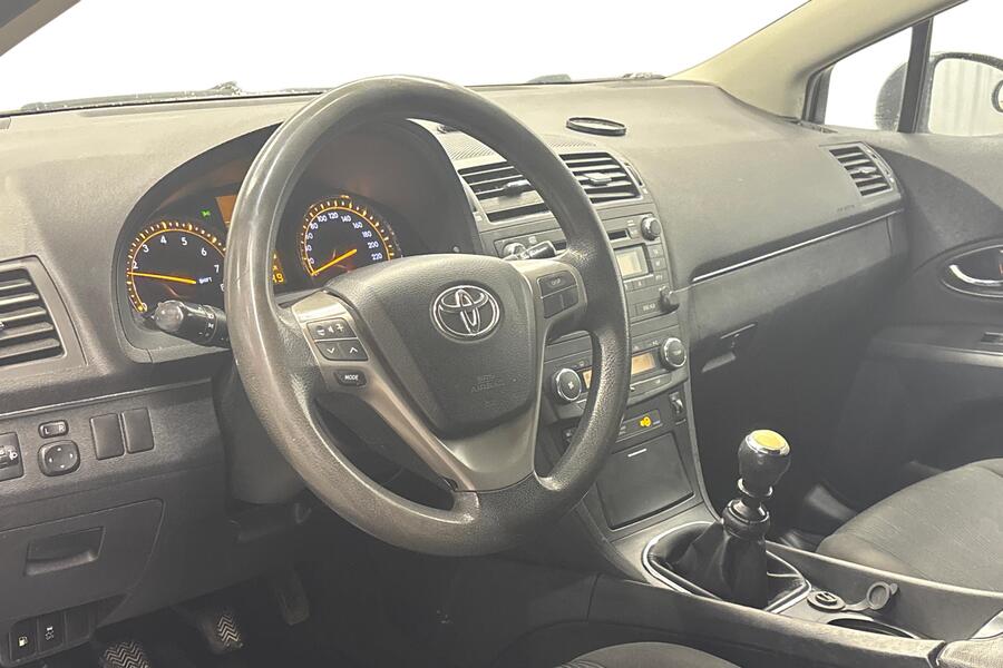 Toyota Avensis vaihtoauto