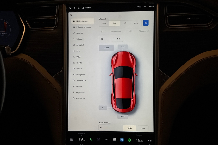Tesla Model S vaihtoauto