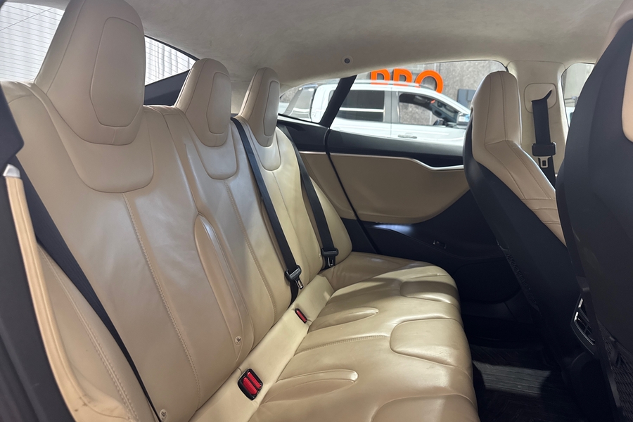 Tesla Model S vaihtoauto