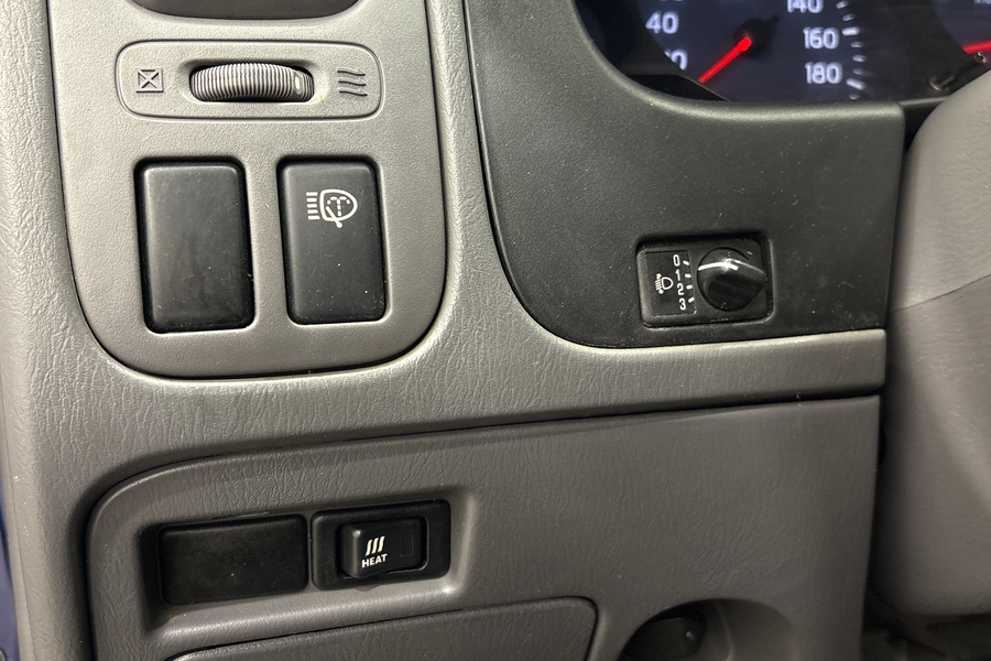 Nissan NP300 vaihtoauto