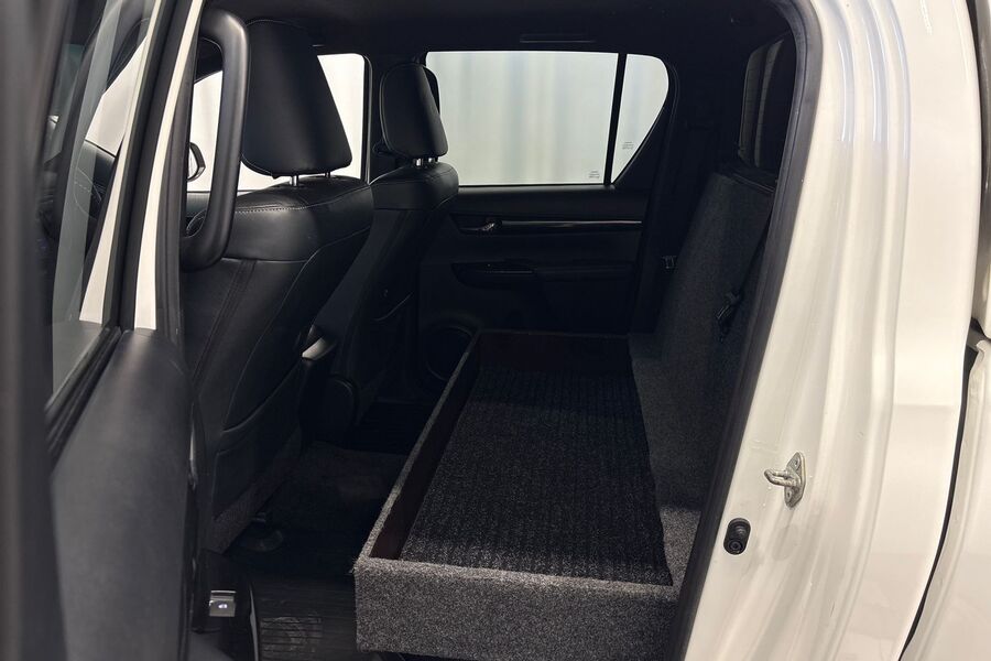 Toyota Hilux vaihtoauto