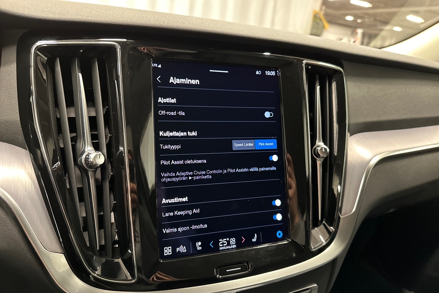 Volvo V60 Cross Country vaihtoauto