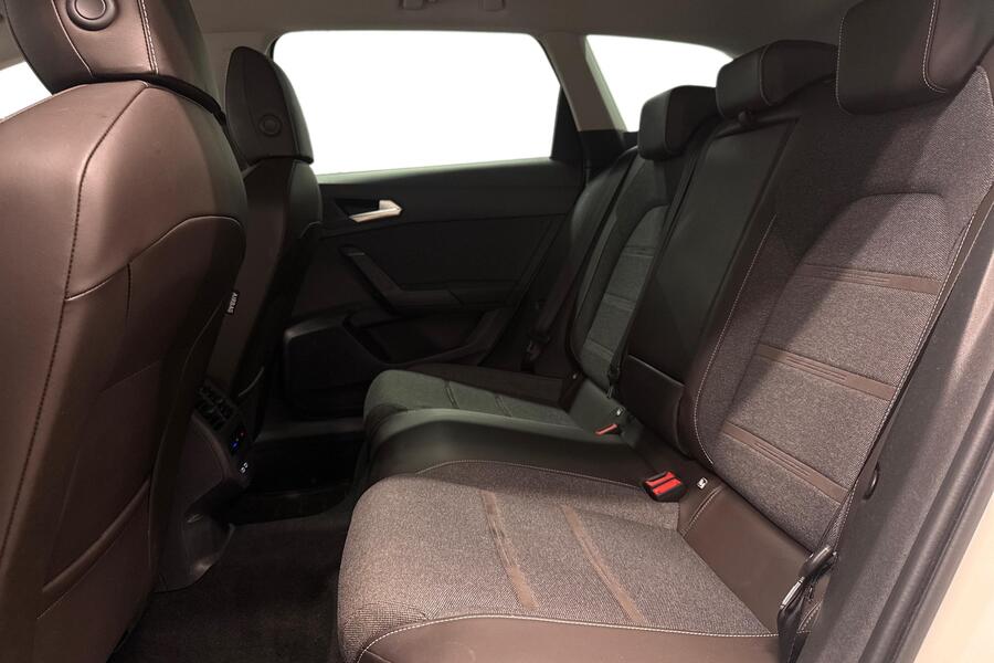 SEAT Leon Sportstourer vaihtoauto