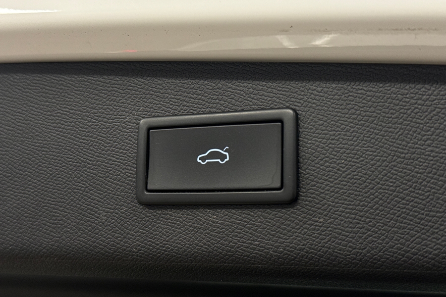 SEAT Leon Sportstourer vaihtoauto