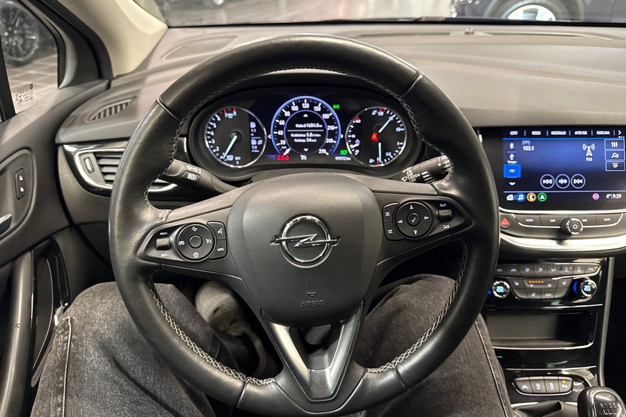 Opel Astra vaihtoauto