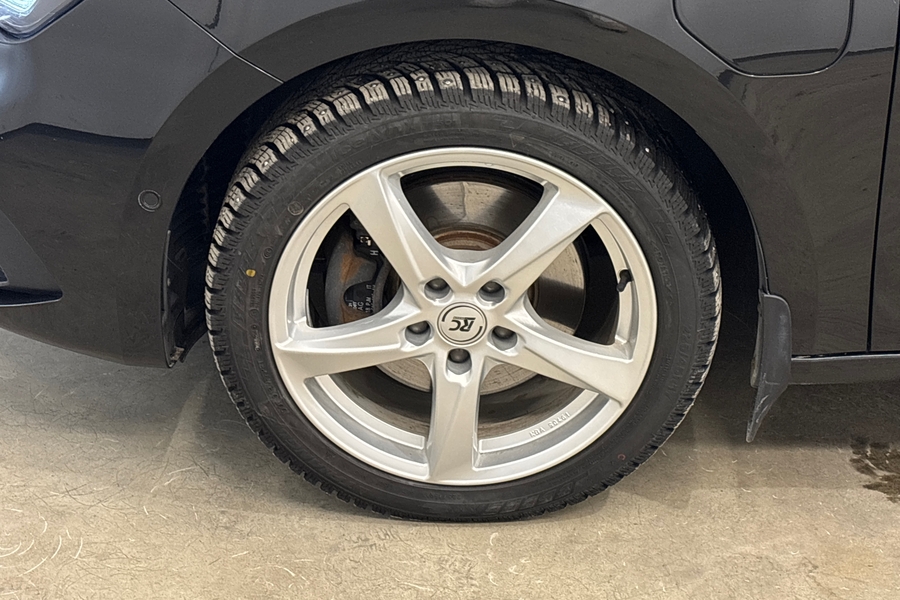 SEAT Leon Sportstourer vaihtoauto