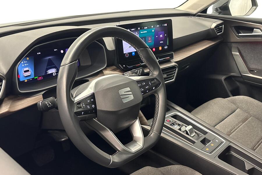 SEAT Leon Sportstourer vaihtoauto