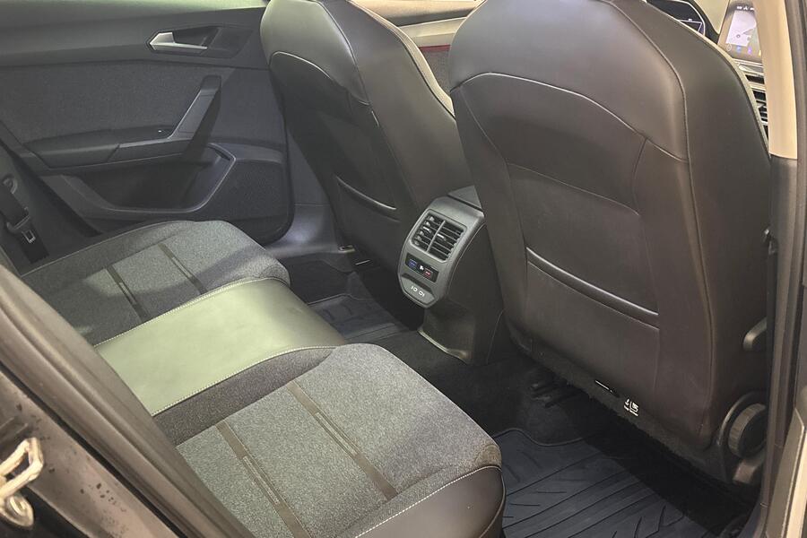 SEAT Leon Sportstourer vaihtoauto