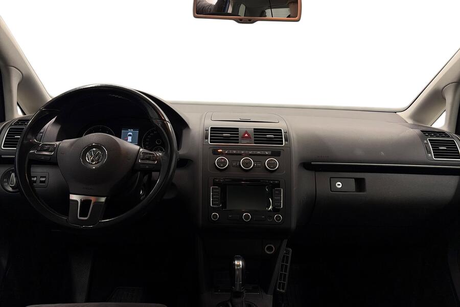 Volkswagen Touran vaihtoauto