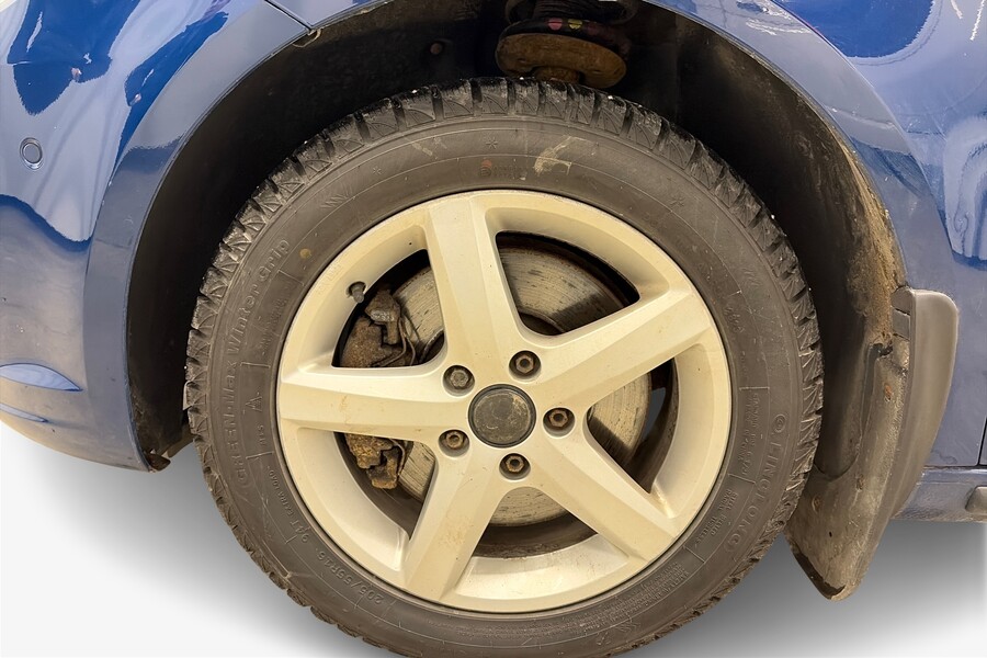 Volkswagen Touran vaihtoauto