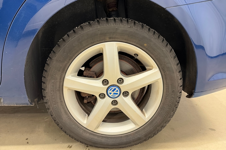 Volkswagen Touran vaihtoauto