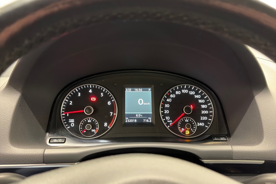 Volkswagen Touran vaihtoauto