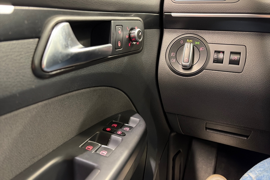 Volkswagen Touran vaihtoauto