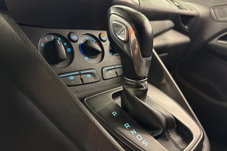 Ford Transit Connect vaihtoauto