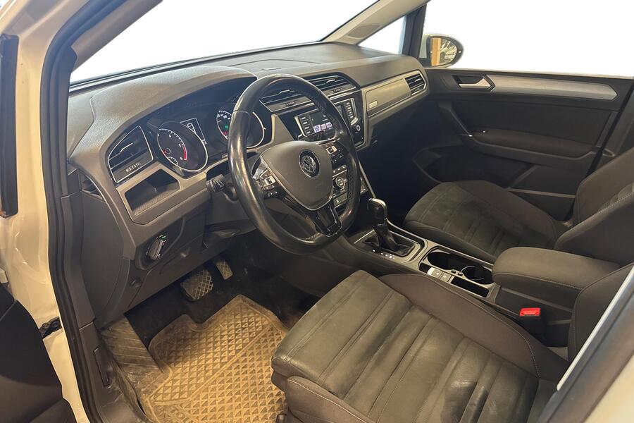 Volkswagen Touran vaihtoauto